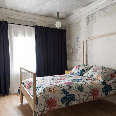 Un Piso Especial En El Casco Historico De Burgos Apartment Bagian luar foto