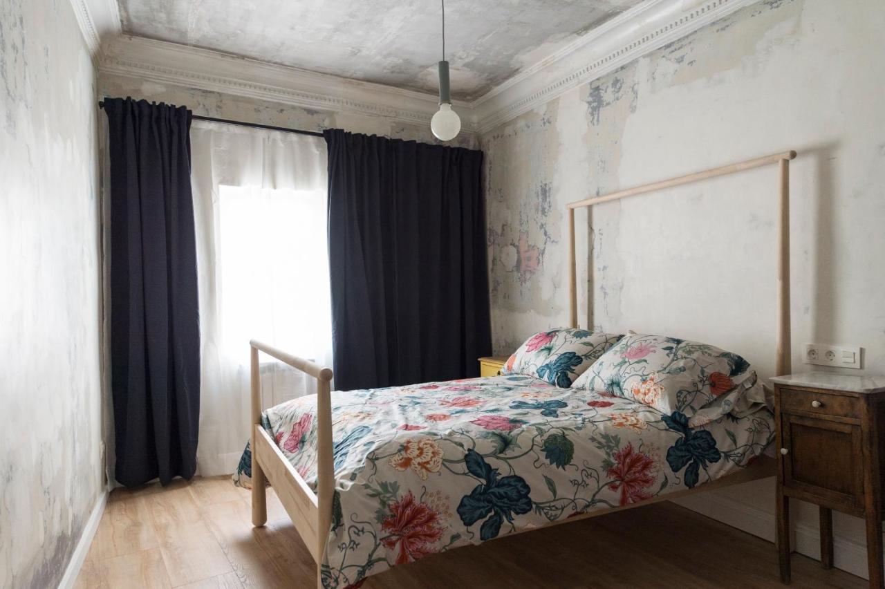 Un Piso Especial En El Casco Historico De Burgos Apartment Bagian luar foto